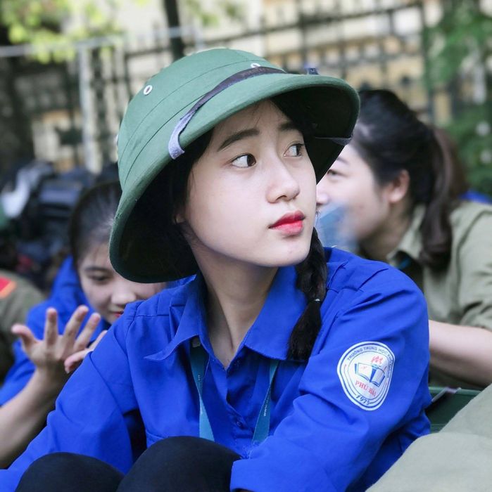 bestie nu sinh thi hoa khoi hoc vien ngoai giao