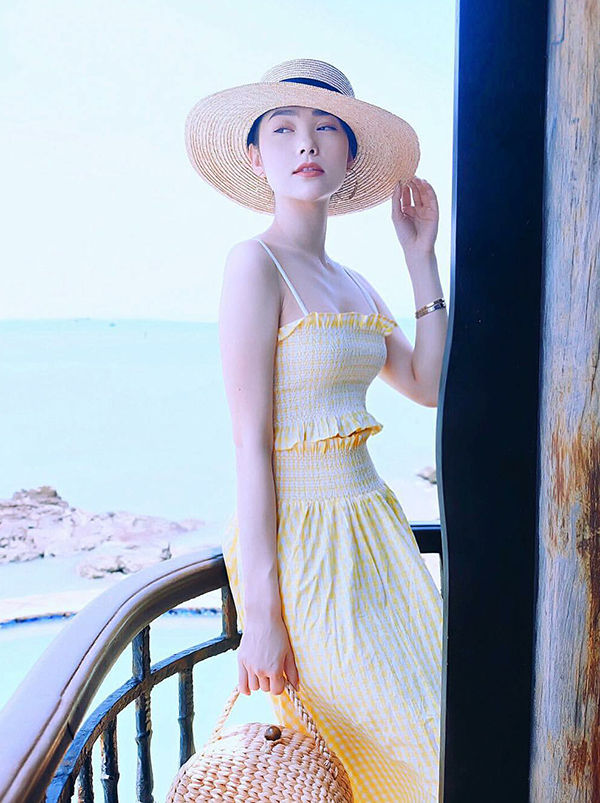 bestie thoi trang o nha di du lich va tham do cua sao viet