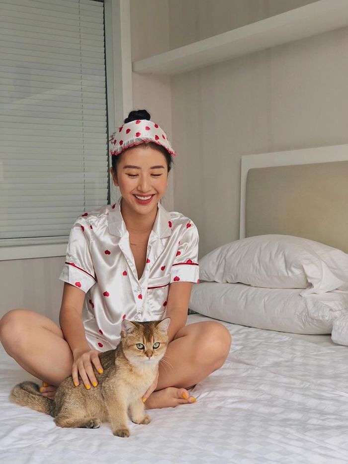 bestie thoi trang o nha di du lich va tham do cua sao viet
