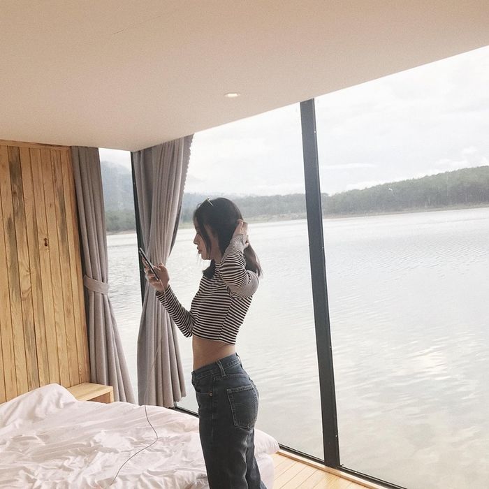 bestie thoi trang o nha di du lich va tham do cua sao viet