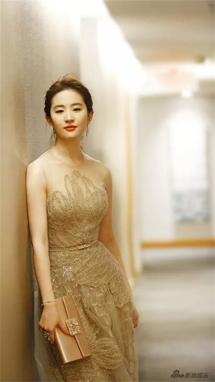 Bestie khong khoi bat ngo truoc nhung cap nghe si chang khac gia anh em mot nha cua dan sao hoa ngu