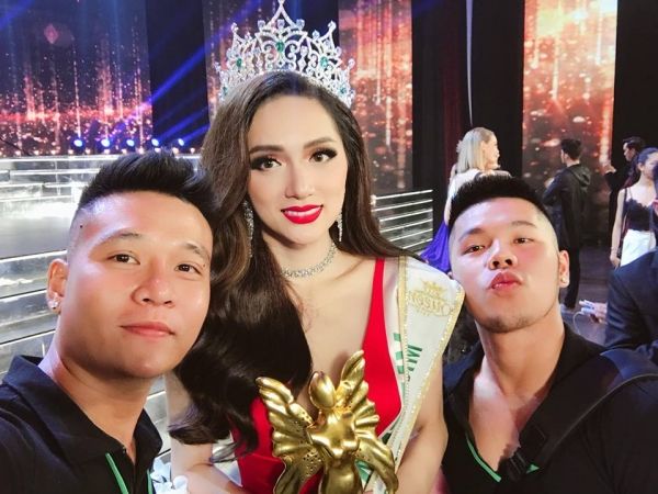 bestie trang phuc cua Huong Giang