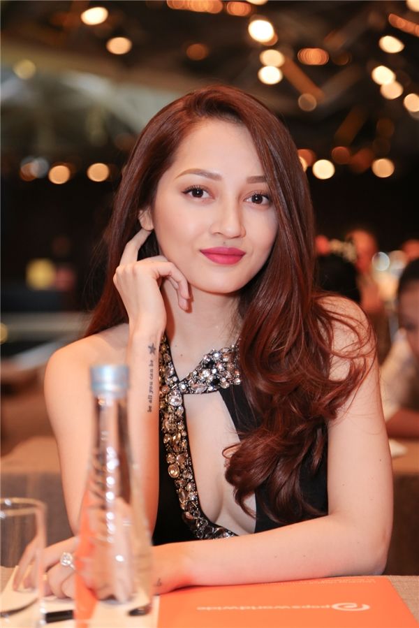 bestie hau phau thuat nang nguc sao viet tu tin dot mat nguoi xem bang nhung bo canh khong the goi cam hon