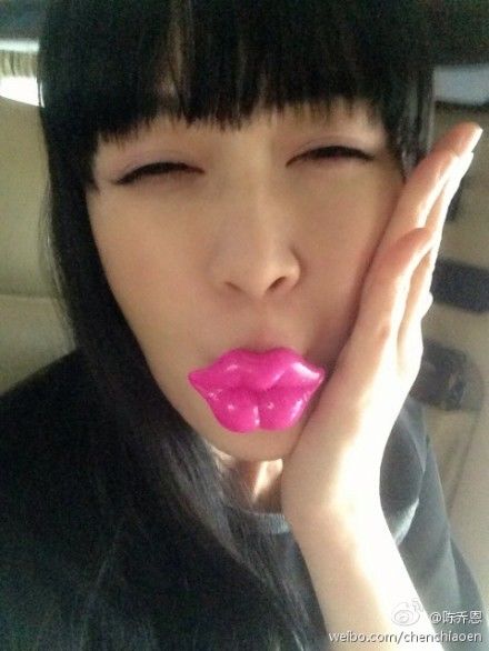 Bestie - Tran Kieu an tuoi xap xi 40 roi ma van con "nhi nho" mac cho fan lo lang chuyen chong con