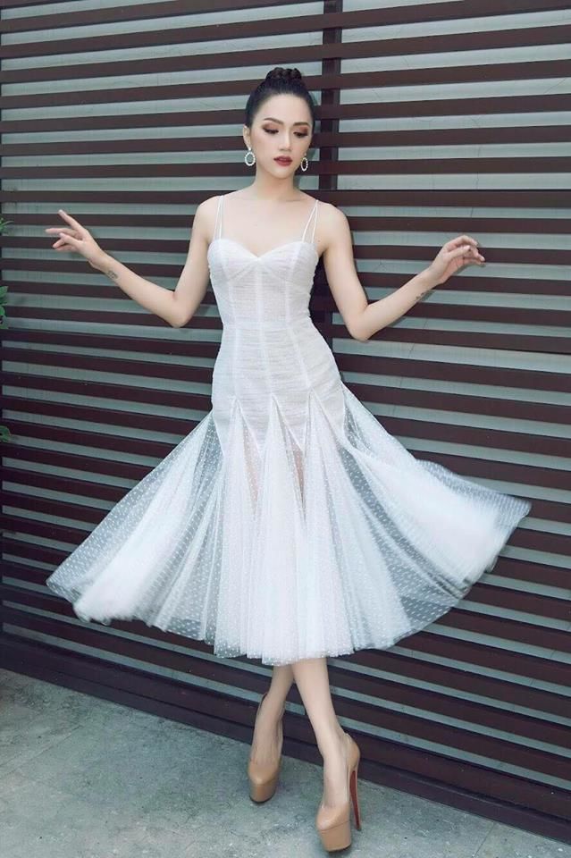 bestie huong giang dien lai do cu sau khi dang quang