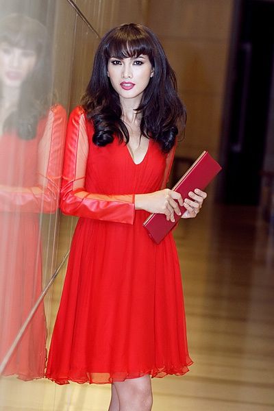 bestie huong giang dung hang mai miet tu luc ca hat den khi chinh chien hoa hau