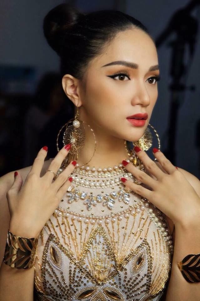 Bestie Huong Giang idol va phan ung bat ngo khi bi phat hien keo chan qua lo