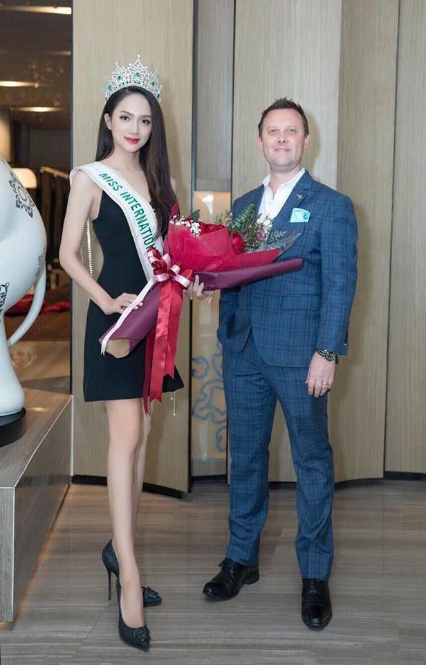 Bestie Huong Giang idol va phan ung bat ngo khi bi phat hien keo chan qua lo
