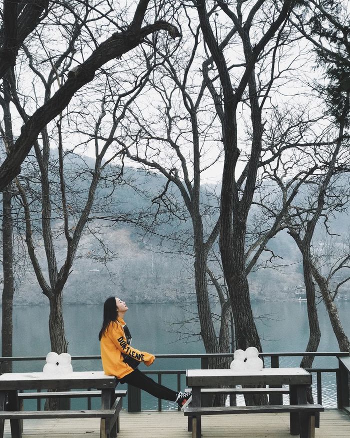 bestie sao viet dong loat dien trang phuc mau vang