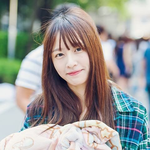 bestie nhung idol han bien hinh ngoan muc nho trang diem