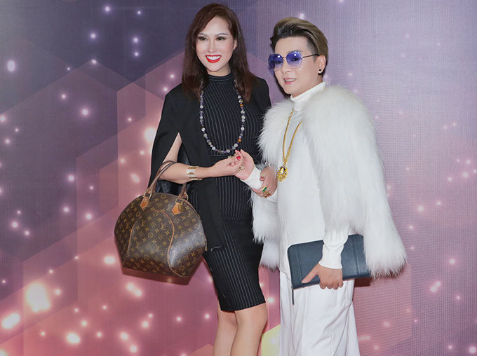 Những nam thần Việt ăn mặc ngày càng điệu đà không thua gì con gái