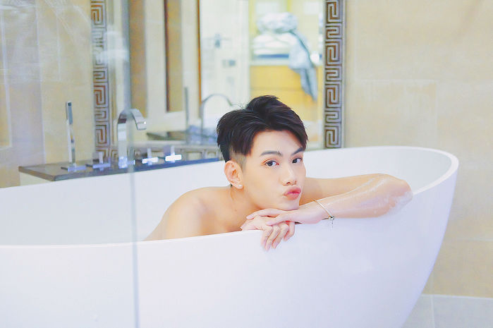 bestie sao nam viet ngay cang nu tinh
