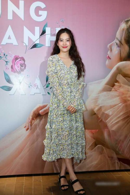 bestie top-sao-mac-xau-nhat-thang-3-nam-em-kem-sang-elly-tran-sexy-qua-da