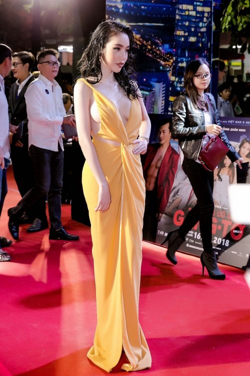 bestie top-sao-mac-xau-nhat-thang-3-nam-em-kem-sang-elly-tran-sexy-qua-da