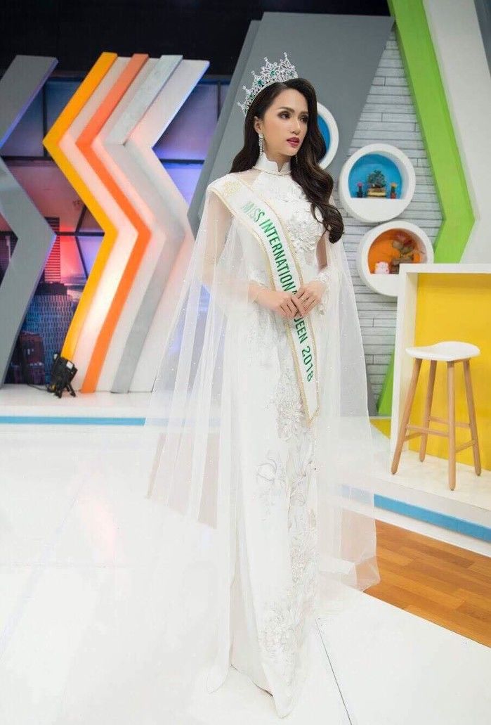 bestie thoi trang sao viet tuan qua 14/3