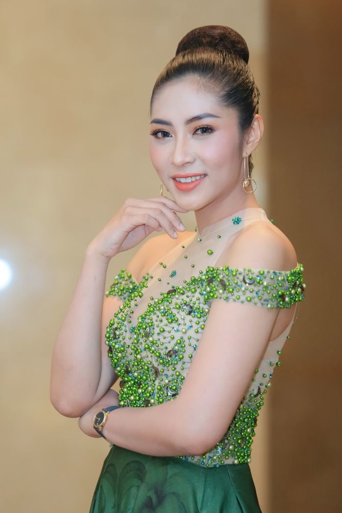 bestie nhan sac hoa hau Viet Nam 26