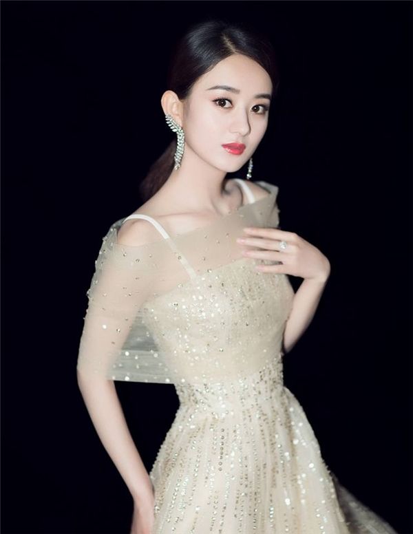 "bestie thoi trang tham do dep mien che cua dan sao Hoa ngu"