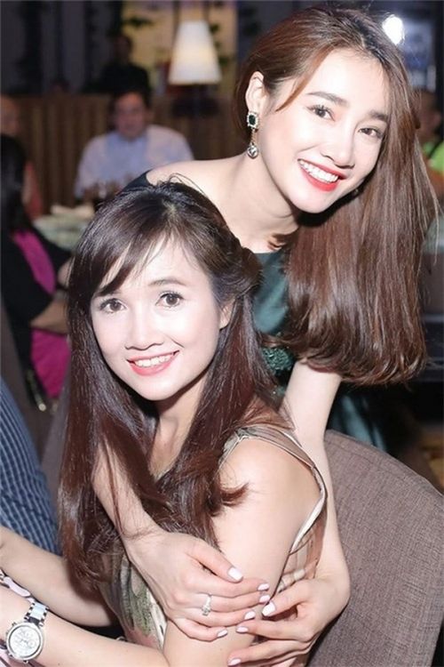 bestie anh-chi-em-nha-sao-viet-nguoi-giong-nhu-giot-nuoc-nguoi-cu-nhu-ke-la