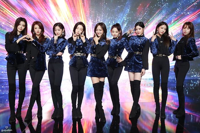 bestie idol nu dien suit
