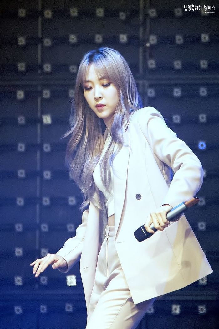 bestie idol nu dien suit