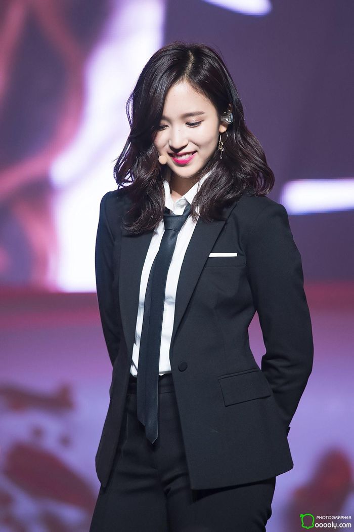 bestie idol nu dien suit