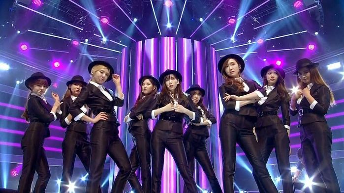 bestie idol nu dien suit