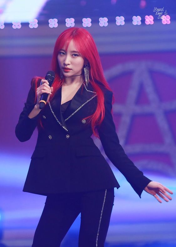 bestie idol nu dien suit