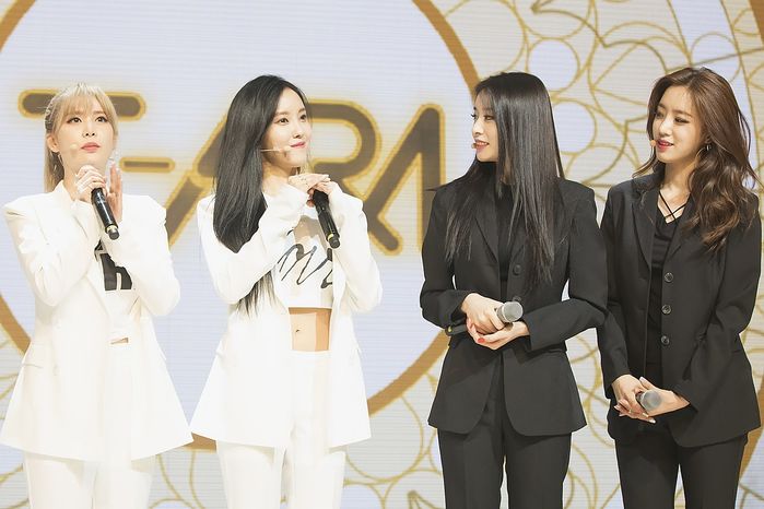 bestie idol nu dien suit