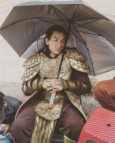 Bestie - Khoanh khac sao Viet ngu gat vi met moi voi lich quay day đac