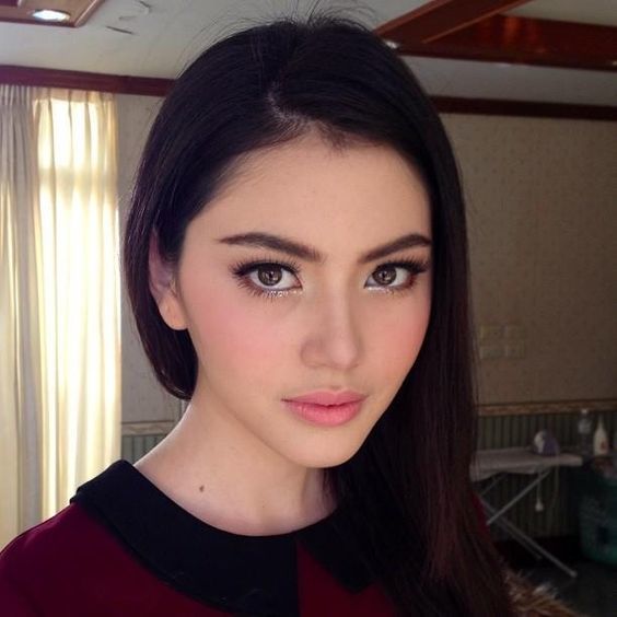 bestie trang diem kieu Thai