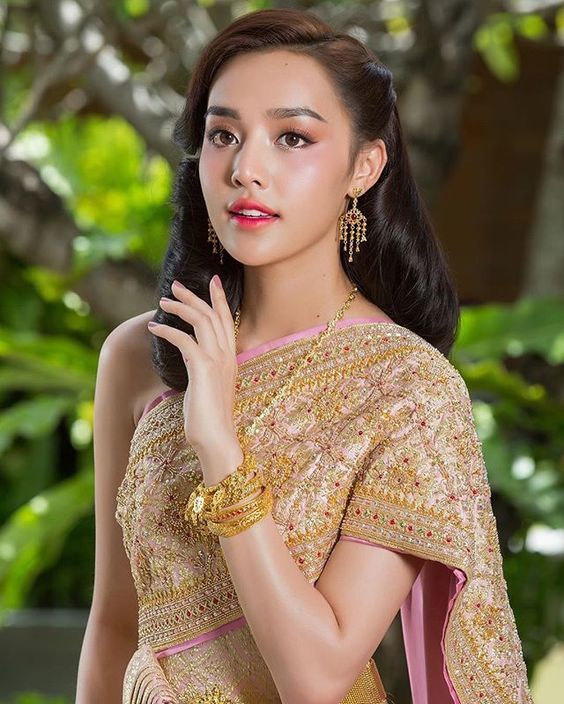 bestie trang diem kieu Thai