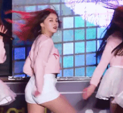 bestie loat-my-nhan-kpop-mac-do-bo-sat-ke-lep-kep-nguoi-nong-bong