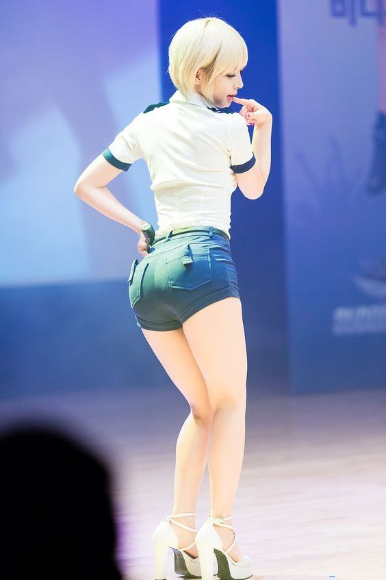 bestie loat-my-nhan-kpop-mac-do-bo-sat-ke-lep-kep-nguoi-nong-bong
