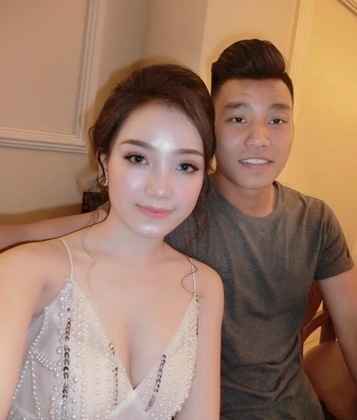 bestie nua kia hotgirl cua sao bong da tre Viet