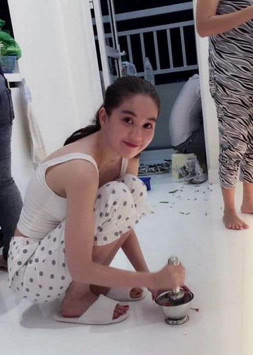 bestie Nhan sắc "trời - vực" của loạt mỹ nữ Vbiz lúc lên đồ đi tiệc và khi ở nhà, để mặt mộc