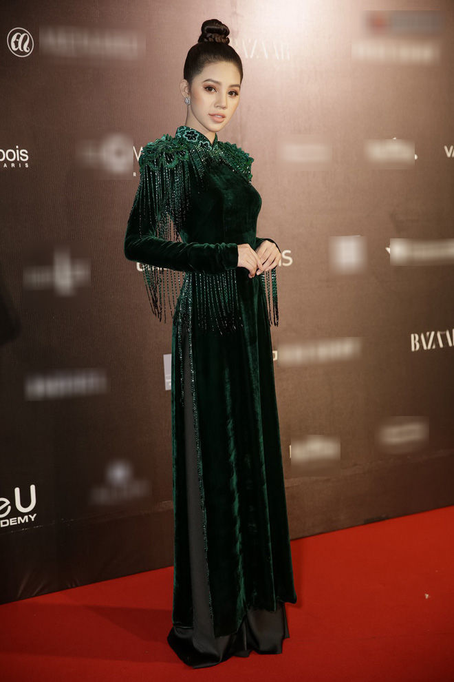 Những bộ trang phục được khen ngợi đẹp nhất tại VIFW 2018