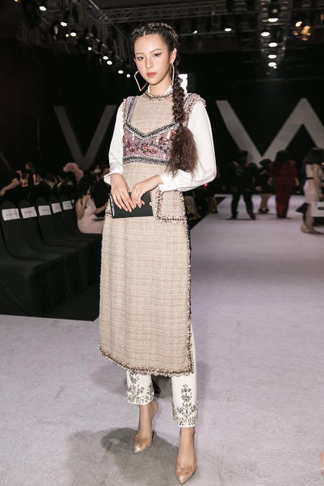 Những bộ trang phục được khen ngợi đẹp nhất tại VIFW 2018