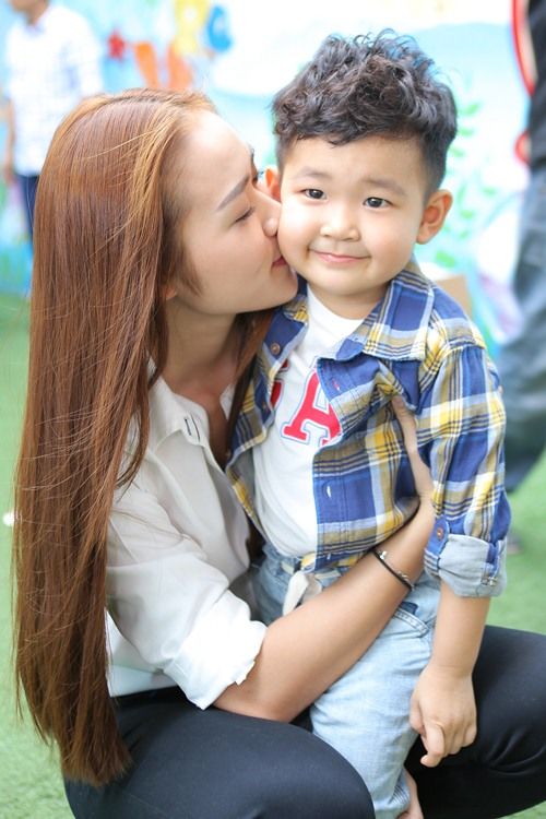 bestie nhung-hoang-tu-be-dang-yeu-dep-trai-cua-sao-viet-khien-fan-tram-tro