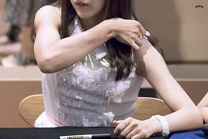 bestie khuyet diem ngoai hinh sao kpop