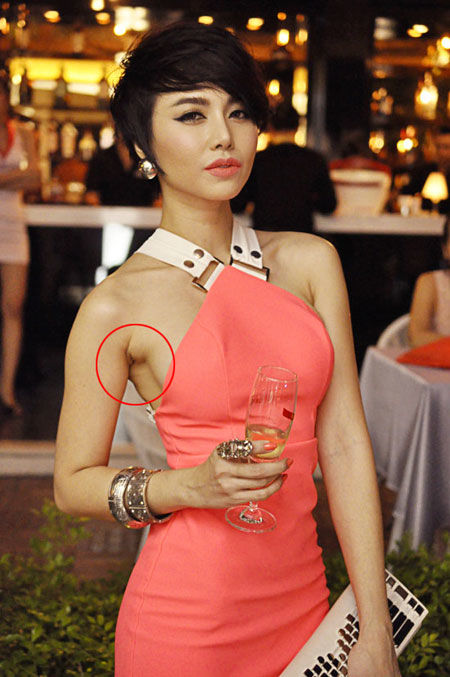 bestie sao Viet lo seo nang nguc