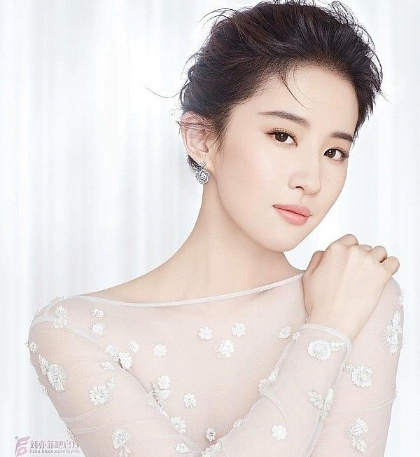 bestie soc-voi-cat-se-quang-cao-hang-chuc-ty-trong-5-phut-cua-dan-nu-than