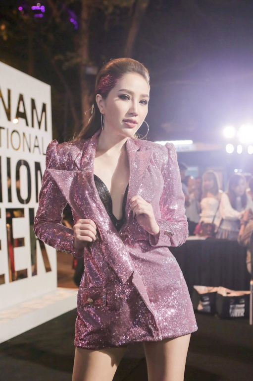 bestie Top những bộ cánh gây tranh cãi tại thảm đỏ VIFW 2018