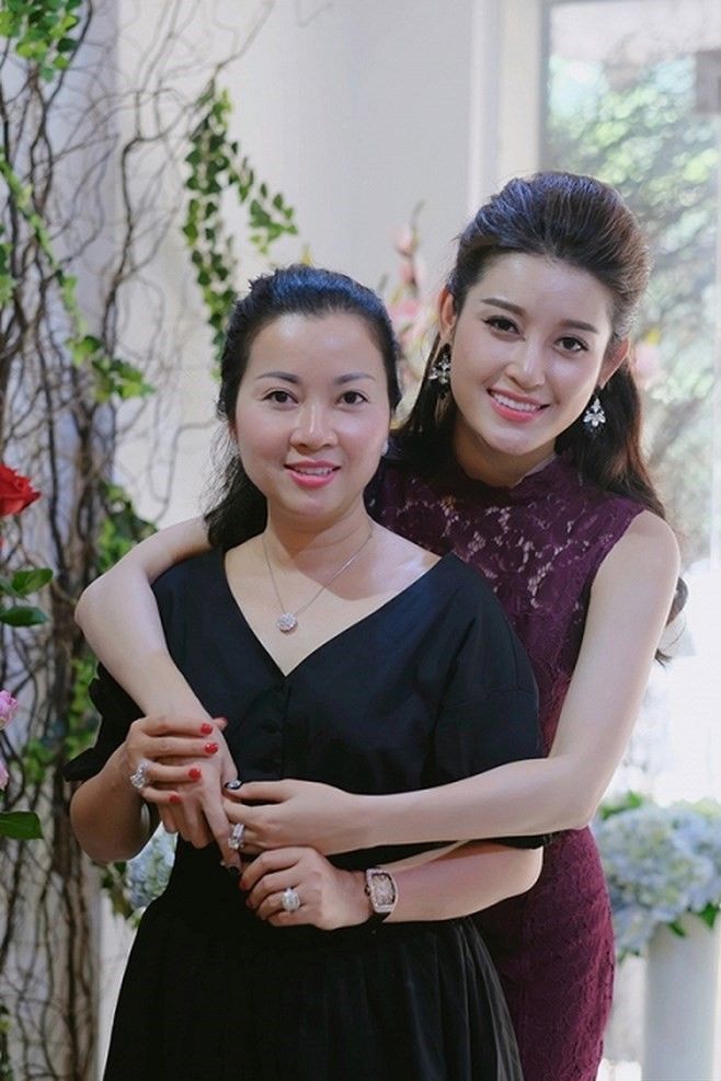 bestie nhung ba me mi nhan cua sao Viet 24