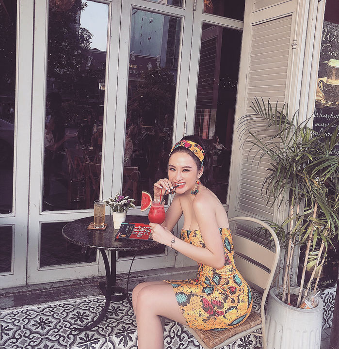 bestie cach khoe vong 1 goi cam cua sao Viet 8