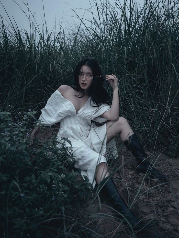 bestie cach khoe vong 1 goi cam cua sao Viet 5