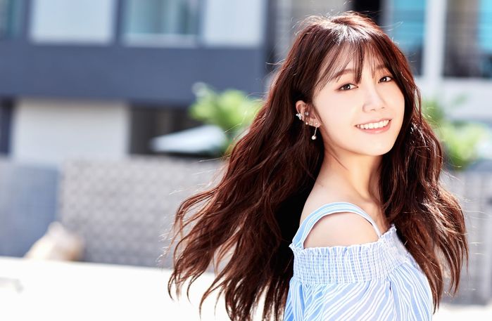 6 idol chuyển sang đóng phim được fan khen hết lời