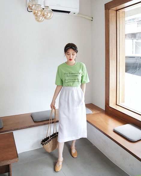 8 mẫu áo thun cứ lên đồ là đẹp xinh chất lừ