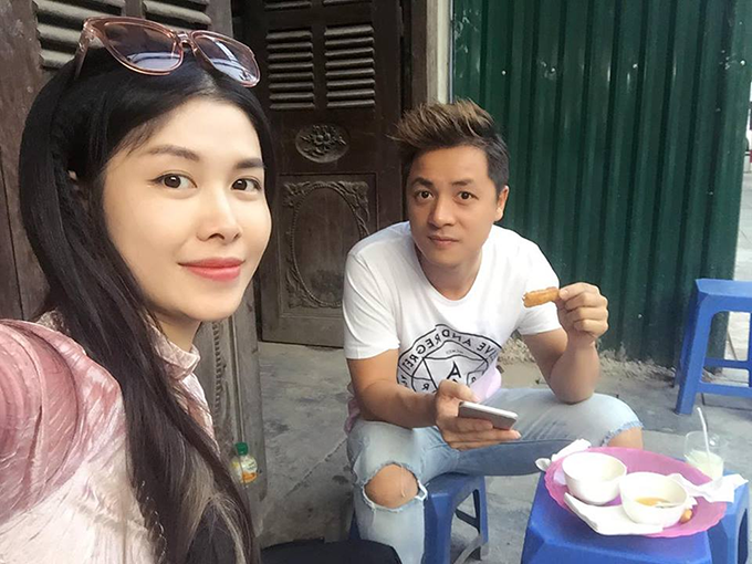Ảnh hot sao Việt: Bích Phương khoe kính mới