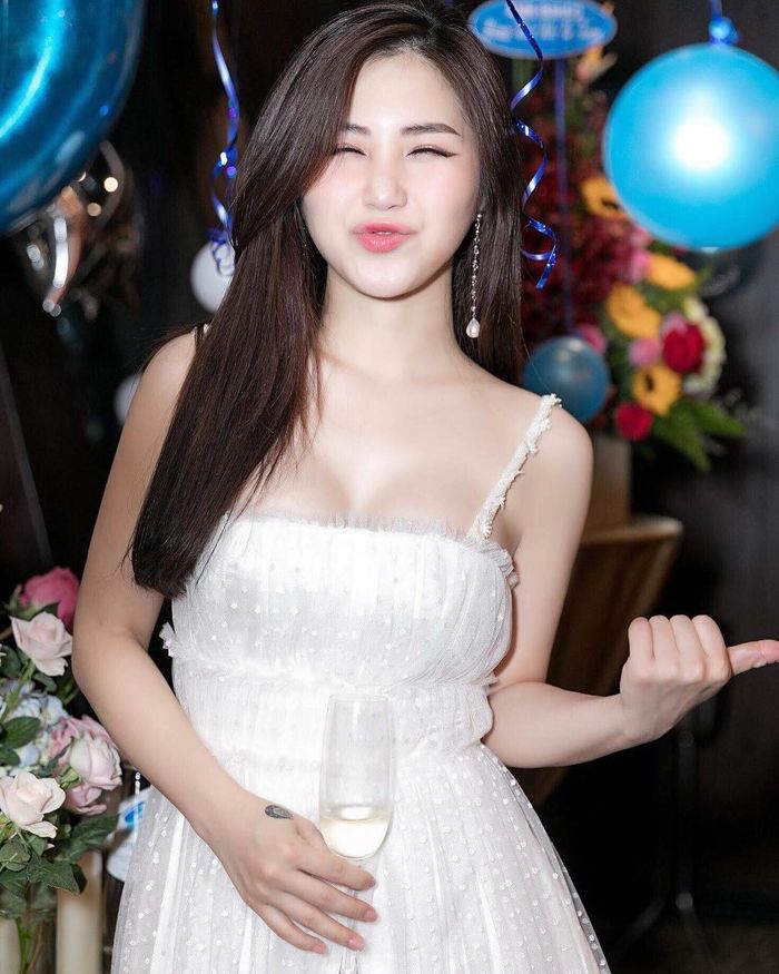 Ảnh hot sao Việt tuần qua: Đào Bá Lộc khoe vòng 3 táo bạo