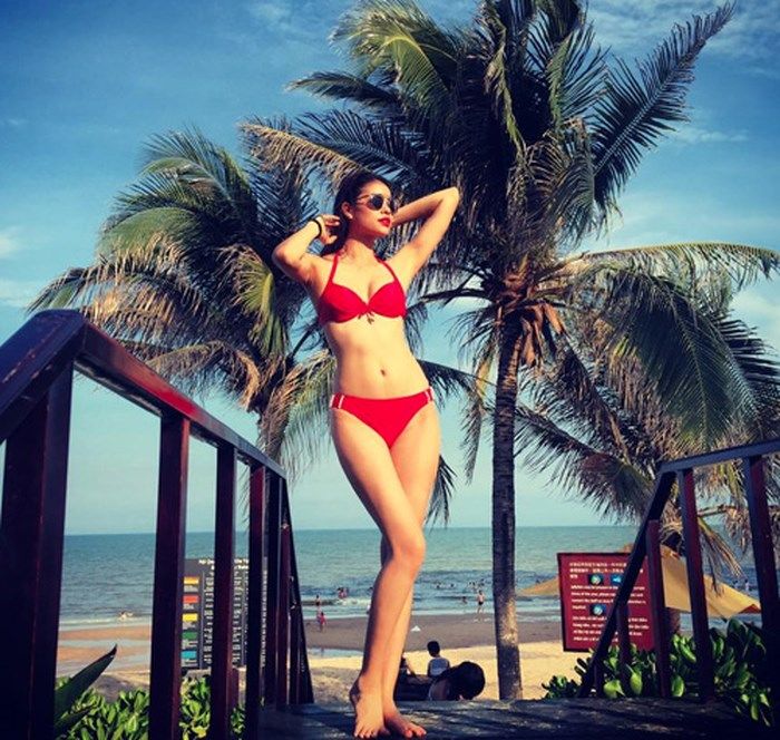 Các hoa hậu Việt cùng đọ dáng táo bạo với bikini